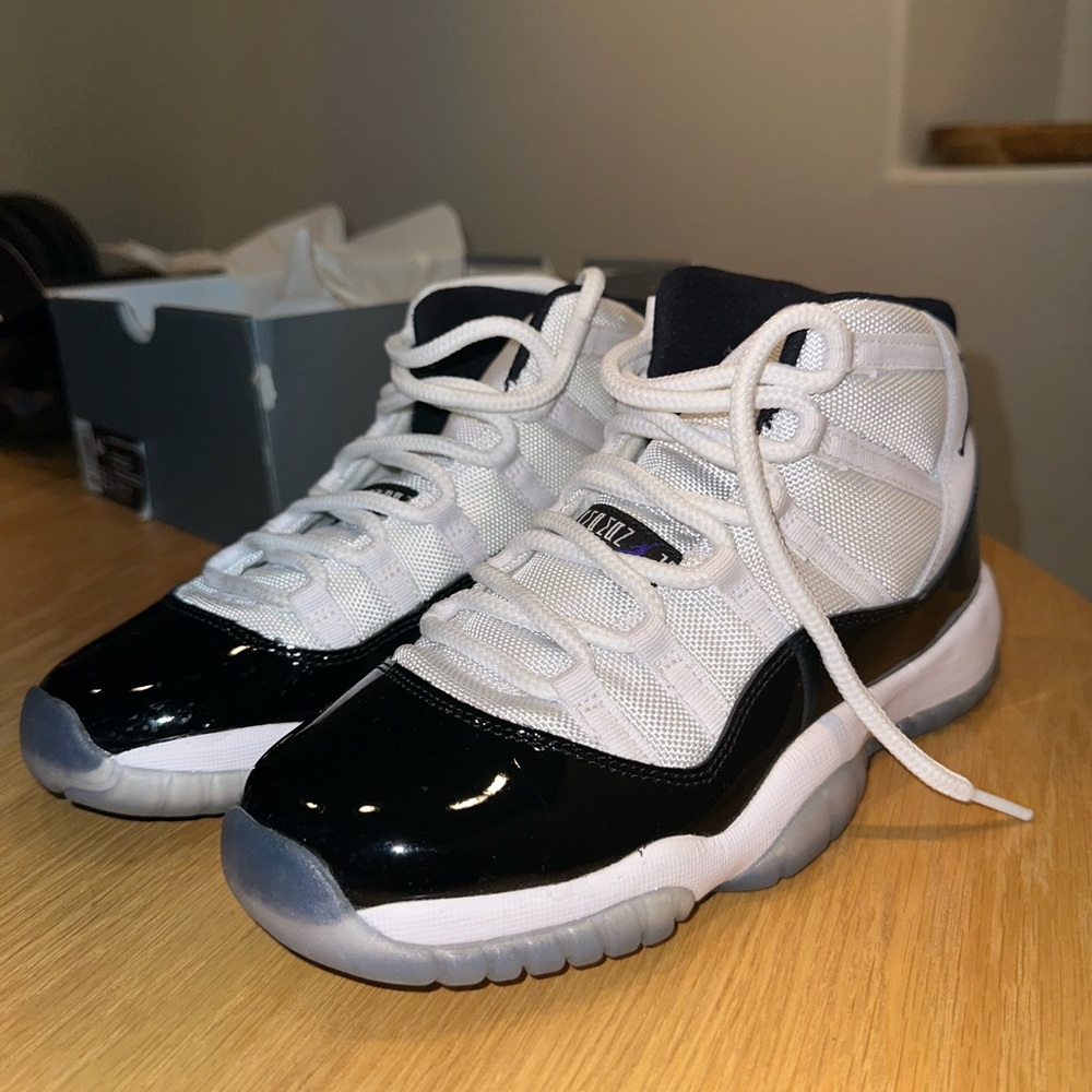 Air Jordan 11 Retro GS Concord size 6.5Y
